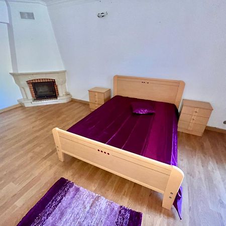 شقة Quarto Boa Localizacao Com Cozinha E Casa De Banho كاباريكا المظهر الخارجي الصورة