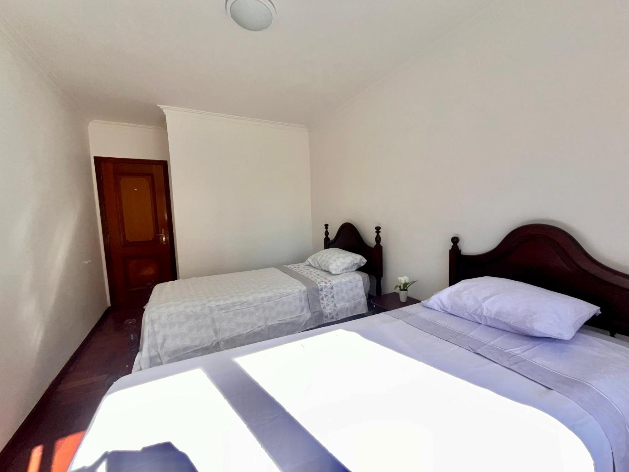 شقة Quarto Boa Localizacao Com Cozinha E Casa De Banho كاباريكا المظهر الخارجي الصورة