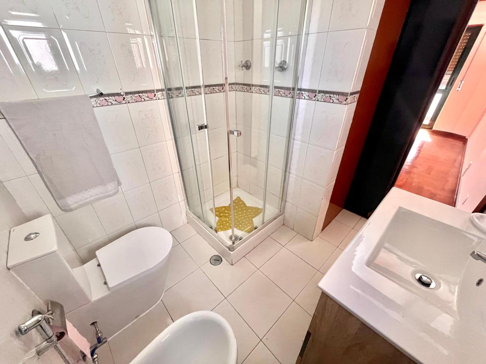 شقة Quarto Boa Localizacao Com Cozinha E Casa De Banho كاباريكا المظهر الخارجي الصورة